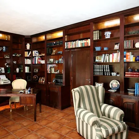 Casa Ribeira De Pera Farm stay