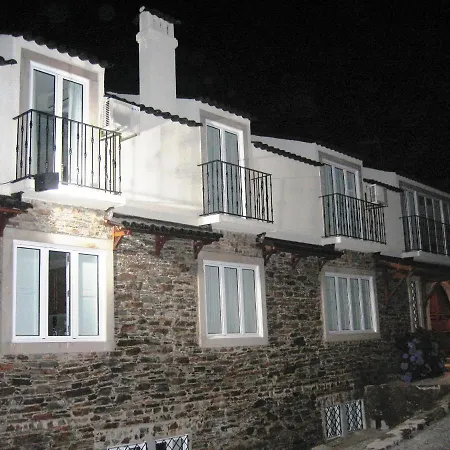 Casa Ribeira De Pera Farm stay Castanheira de Pera