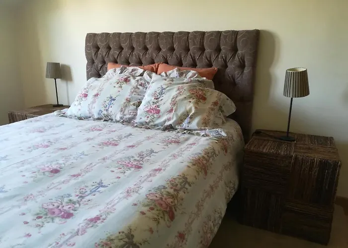 בית חווה Casa Ribeira De Pera קסטניירה דה פרה