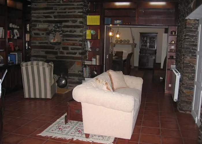 בית חווה Casa Ribeira De Pera קסטניירה דה פרה